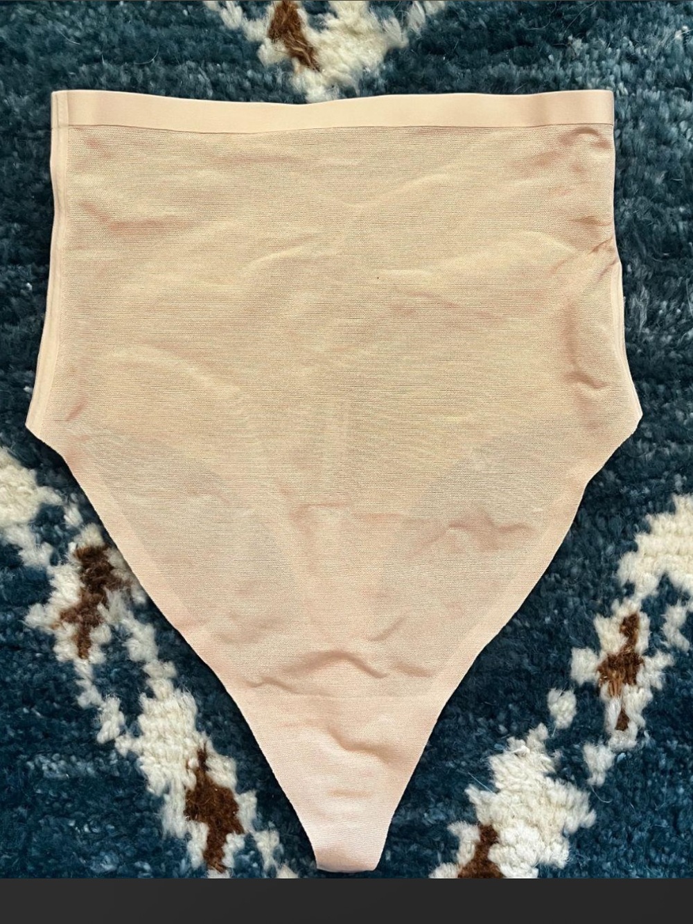 NWT Skims mesh thong shape wear. Clay, medium
